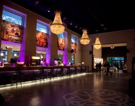 holdudvar bar and dancefloor